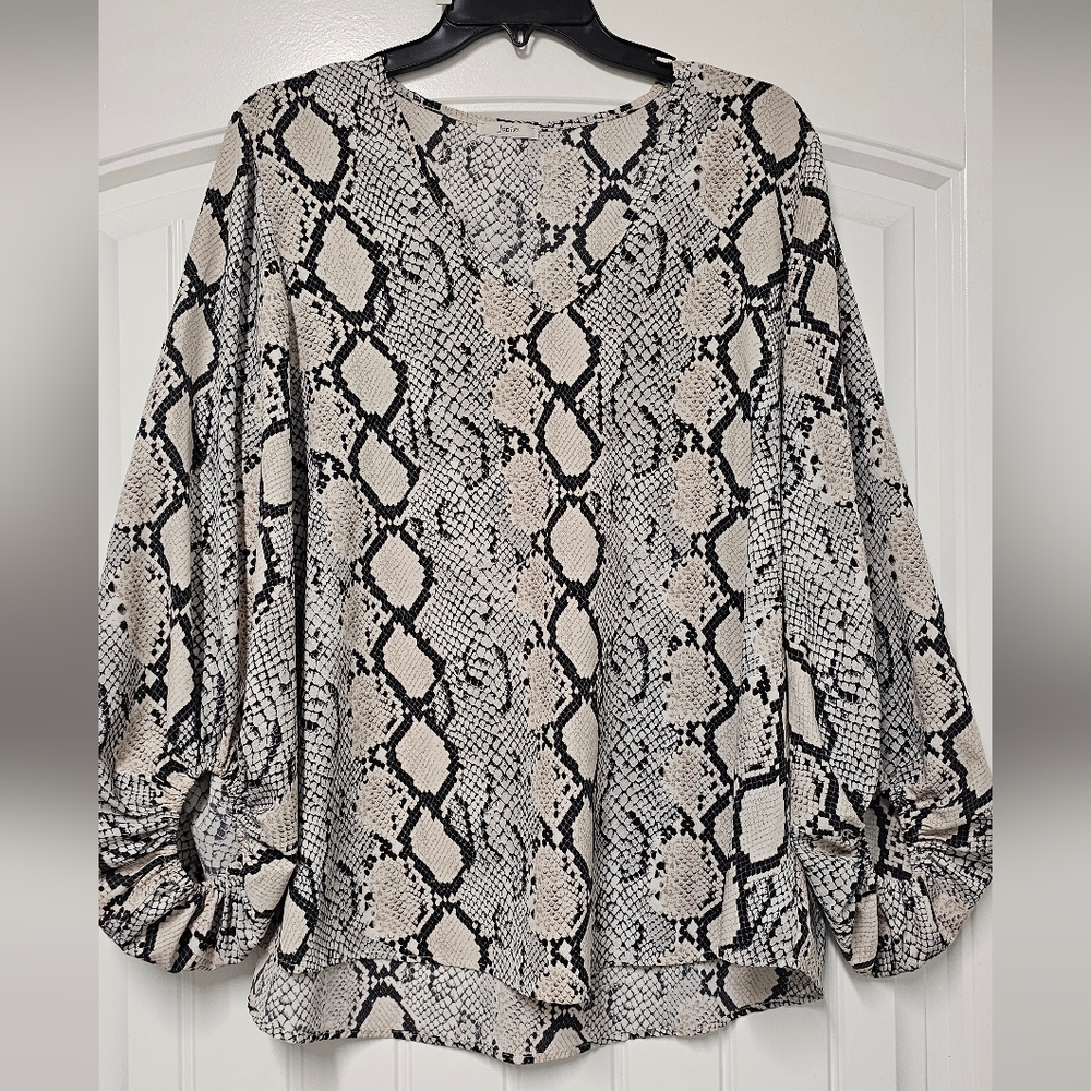 JODIFL Black and Cream Snakeskin Blouse